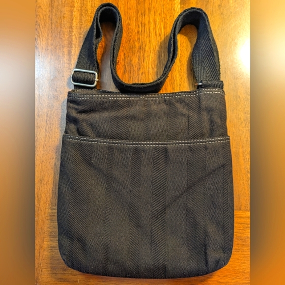 thirty-one Handbags - EUC Thirty One - Multi Pocket Crossbody